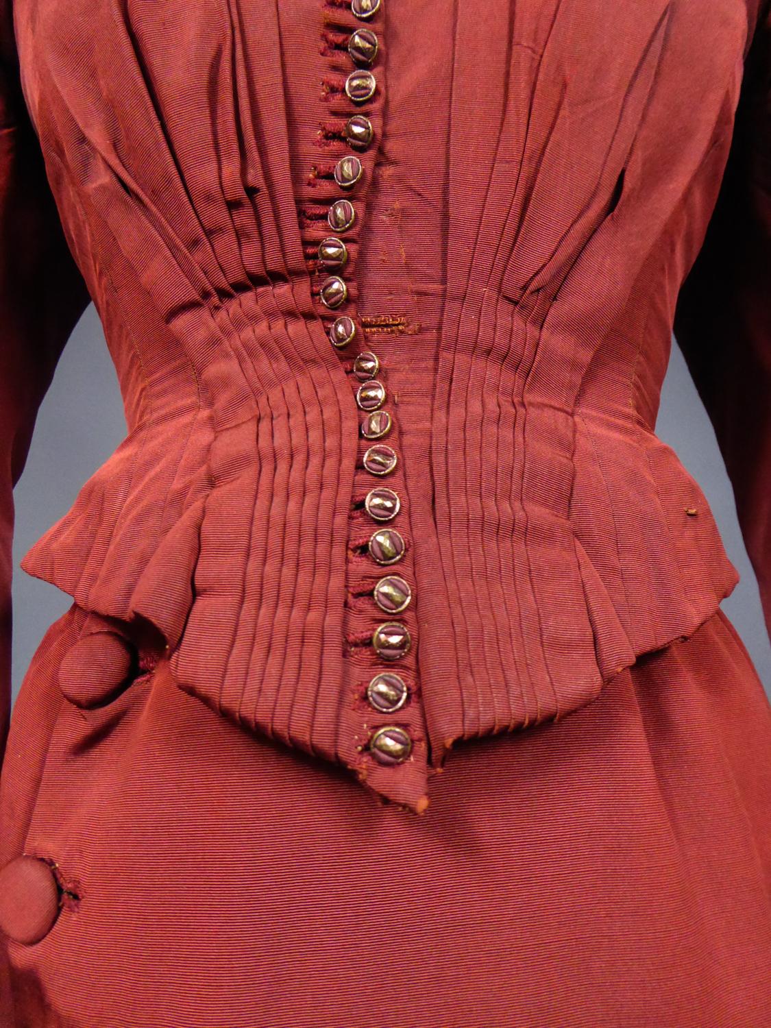 A Edwardian Faille Silk Amazon Bodice and Skirt Set  - England late 19th century 1