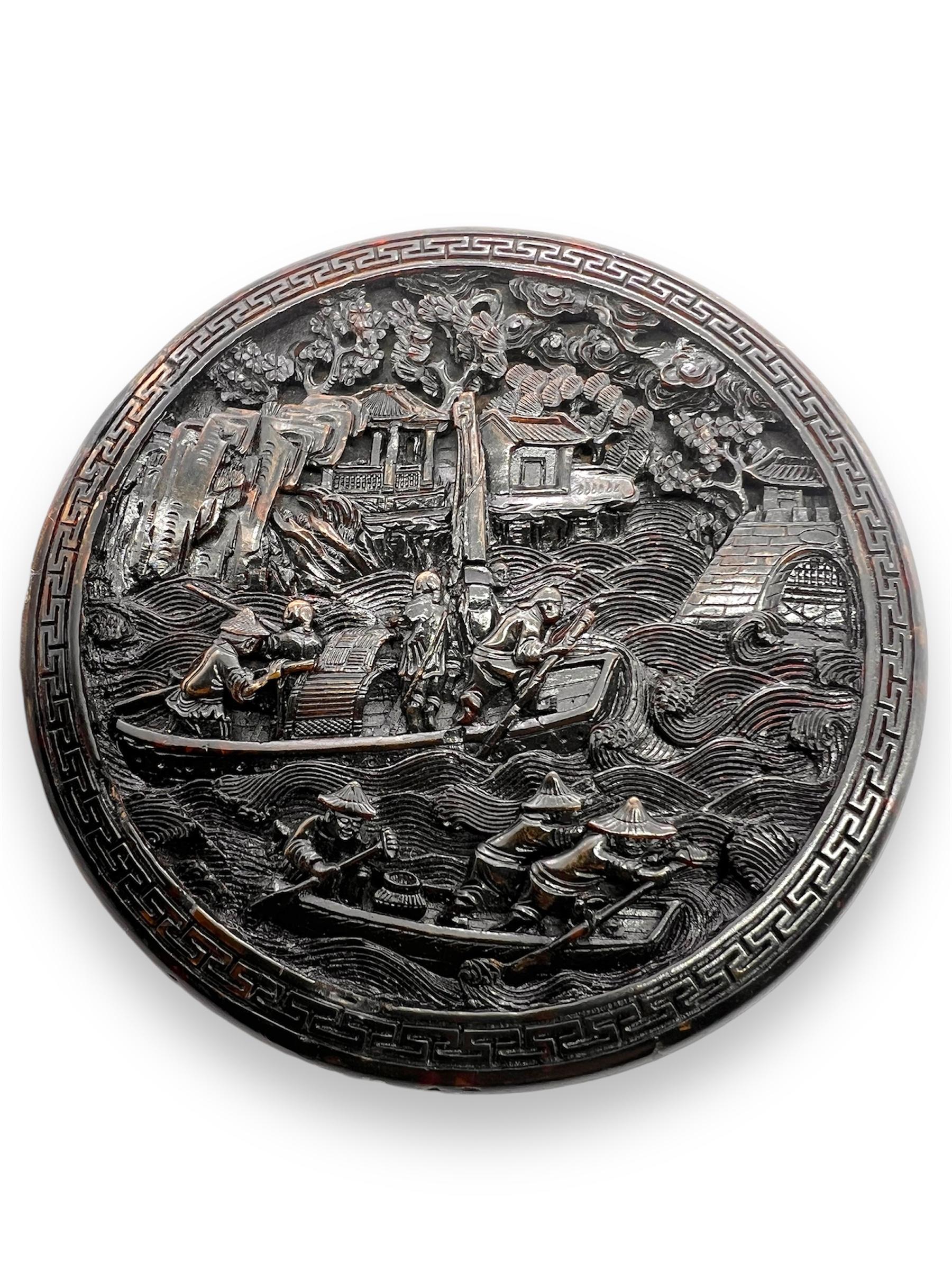 Chinois Exceptionnelle tabatière Canton sculptée en fausse écaille de tortue. Dynastie Qing en vente