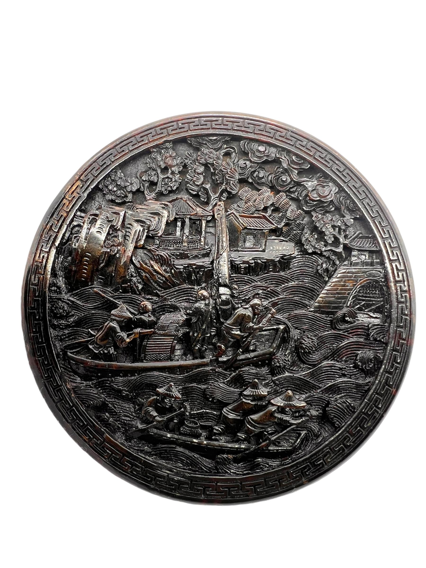 Exceptionnelle tabatière Canton sculptée en fausse écaille de tortue. Dynastie Qing Bon état - En vente à London, GB
