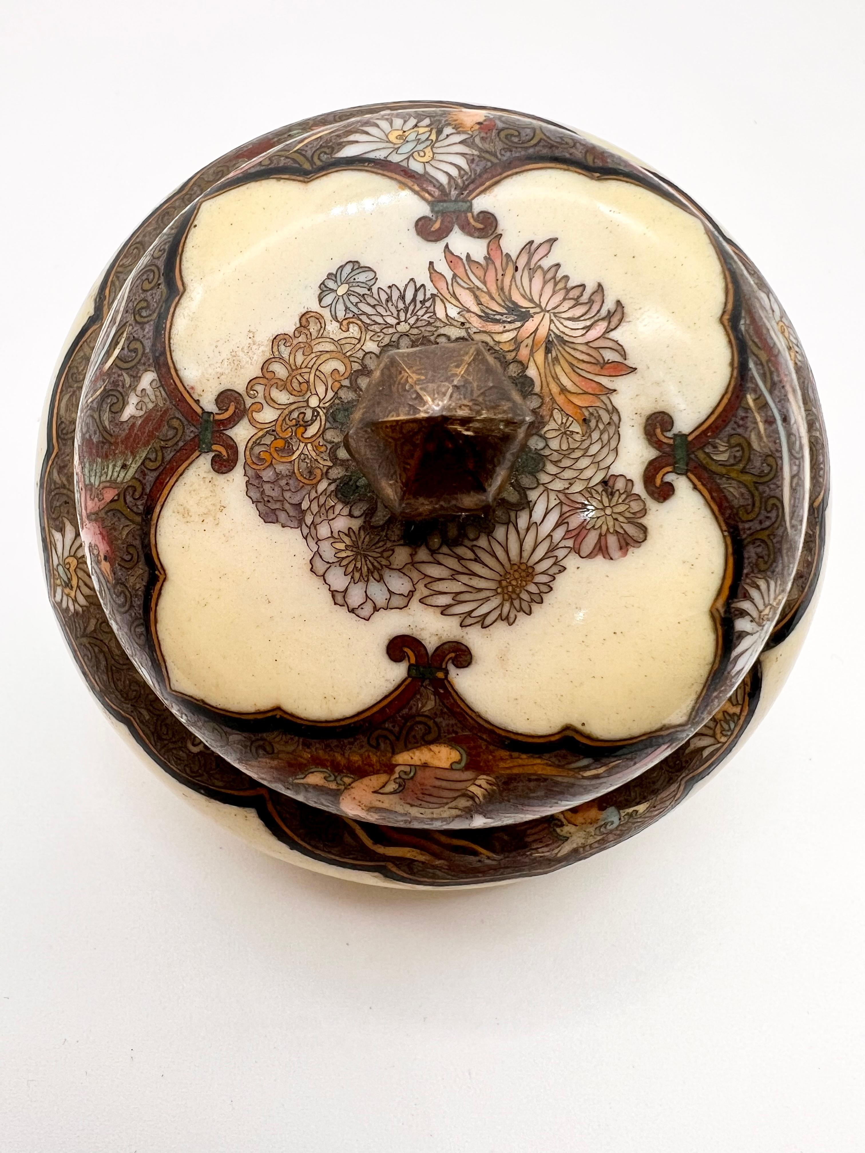 Exquisite Cloisonné Enamel Vase and Cover in the Manner of Namikawa Yasuyuki For Sale 8