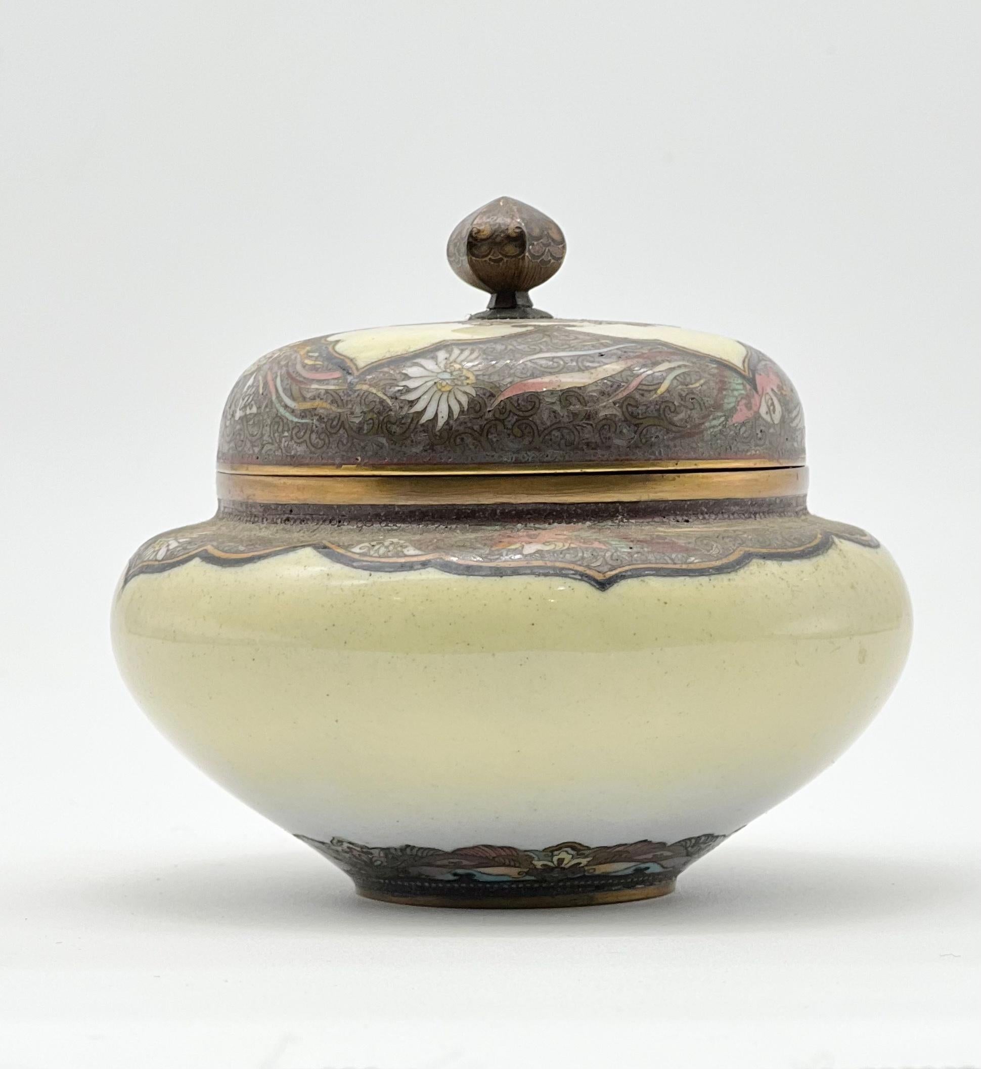 19th Century Exquisite Cloisonné Enamel Vase and Cover in the Manner of Namikawa Yasuyuki For Sale
