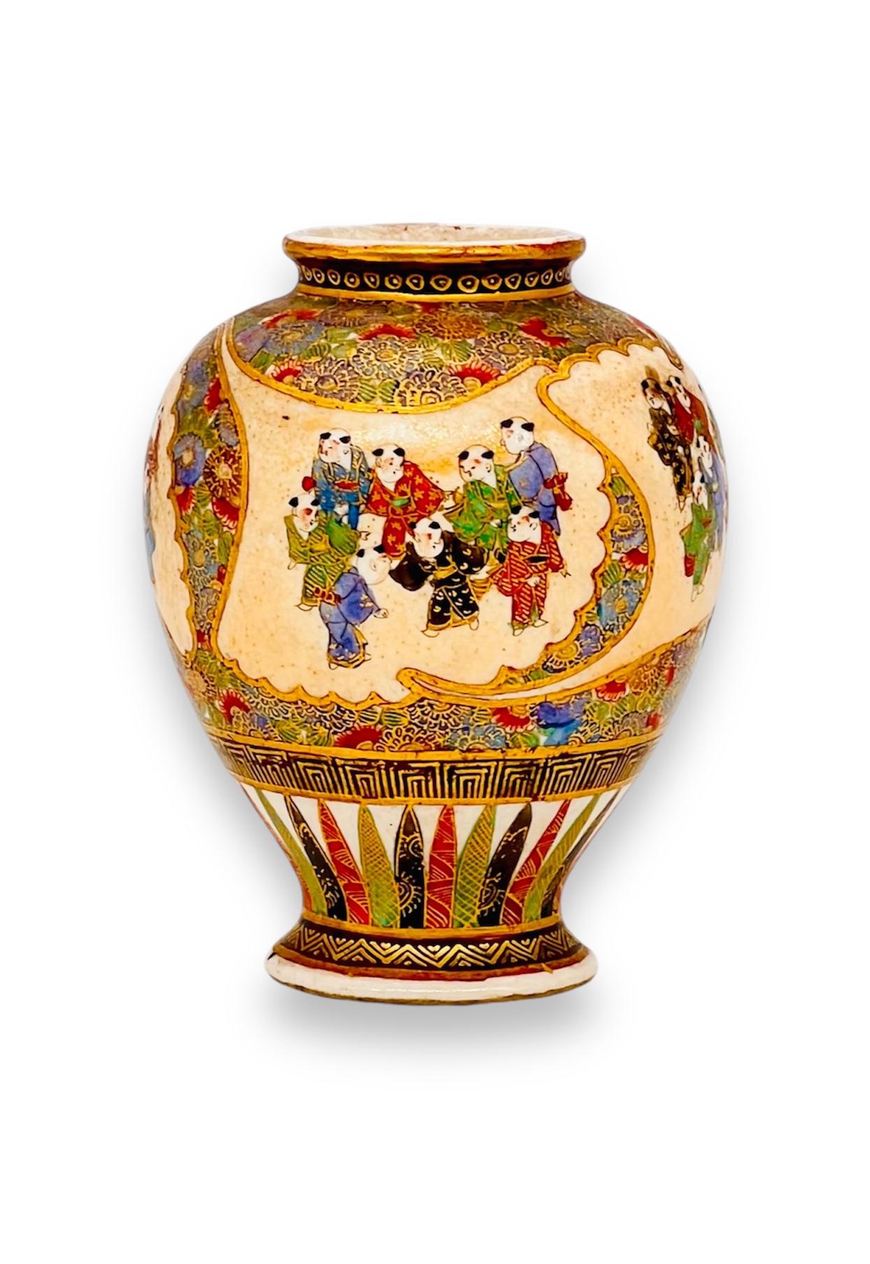 A Exquisite example of A Satsuma miniature vase by Kinkozan. Meiji Period 2