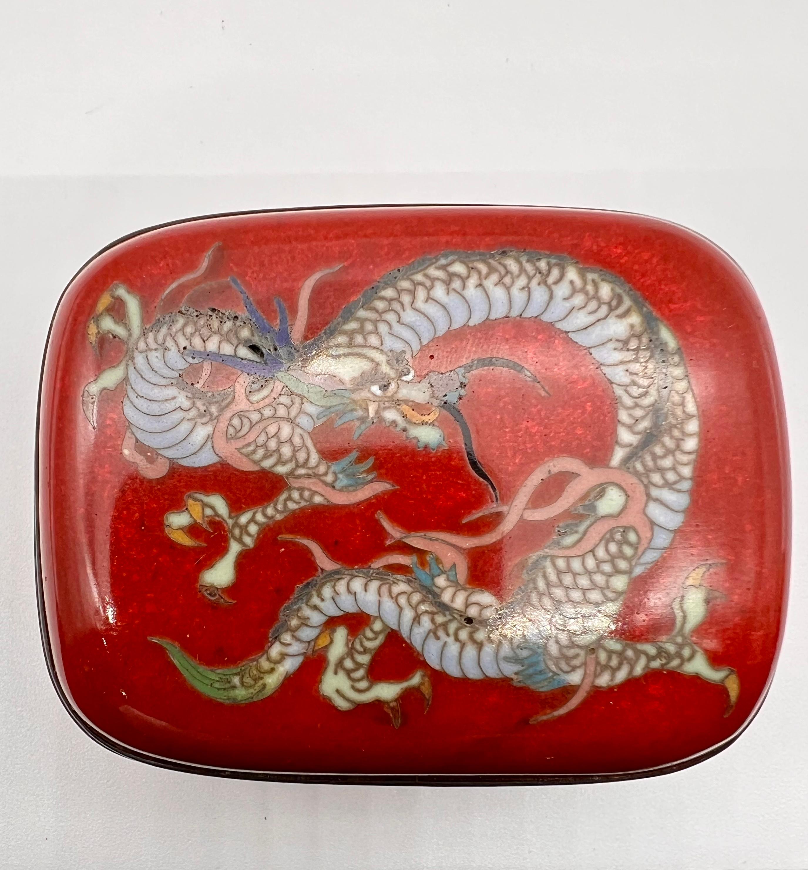 Exquisite Japanese Cloisonne Enamel Box and Cover. 19th C For Sale 6