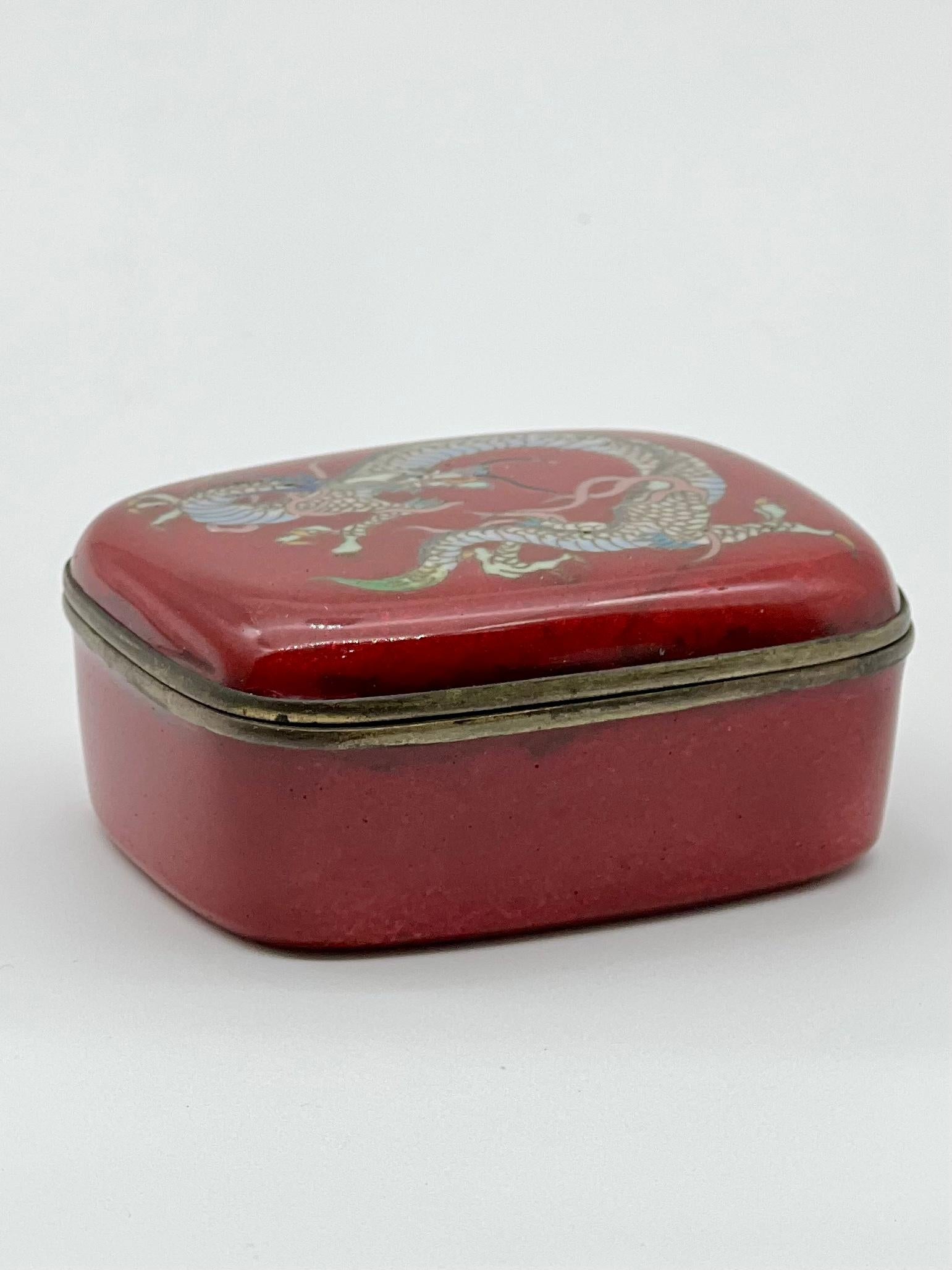 Exquisite Japanese Cloisonne Enamel Box and Cover. 19th C For Sale 10