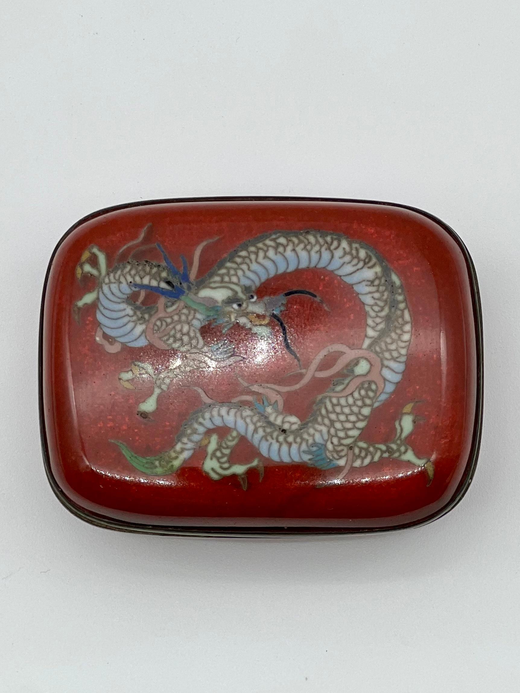 Exquisite Japanese Cloisonne Enamel Box and Cover. 19th C For Sale 12