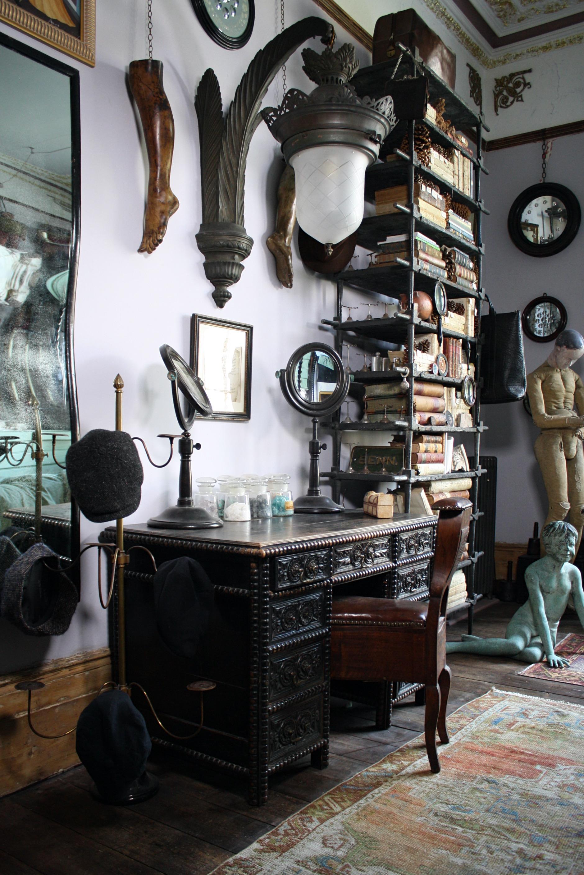 A extra large cast bronze lantern from the Palais Du Justice, Brussel circa 1880 of exceptional quality. 

Stylised from the African palms in reference to King Leopolds recent acquisition of the colony, Congo.

A acid etched and frosted thickset