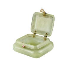 Boîte à bijoux Fabergé en bowenite