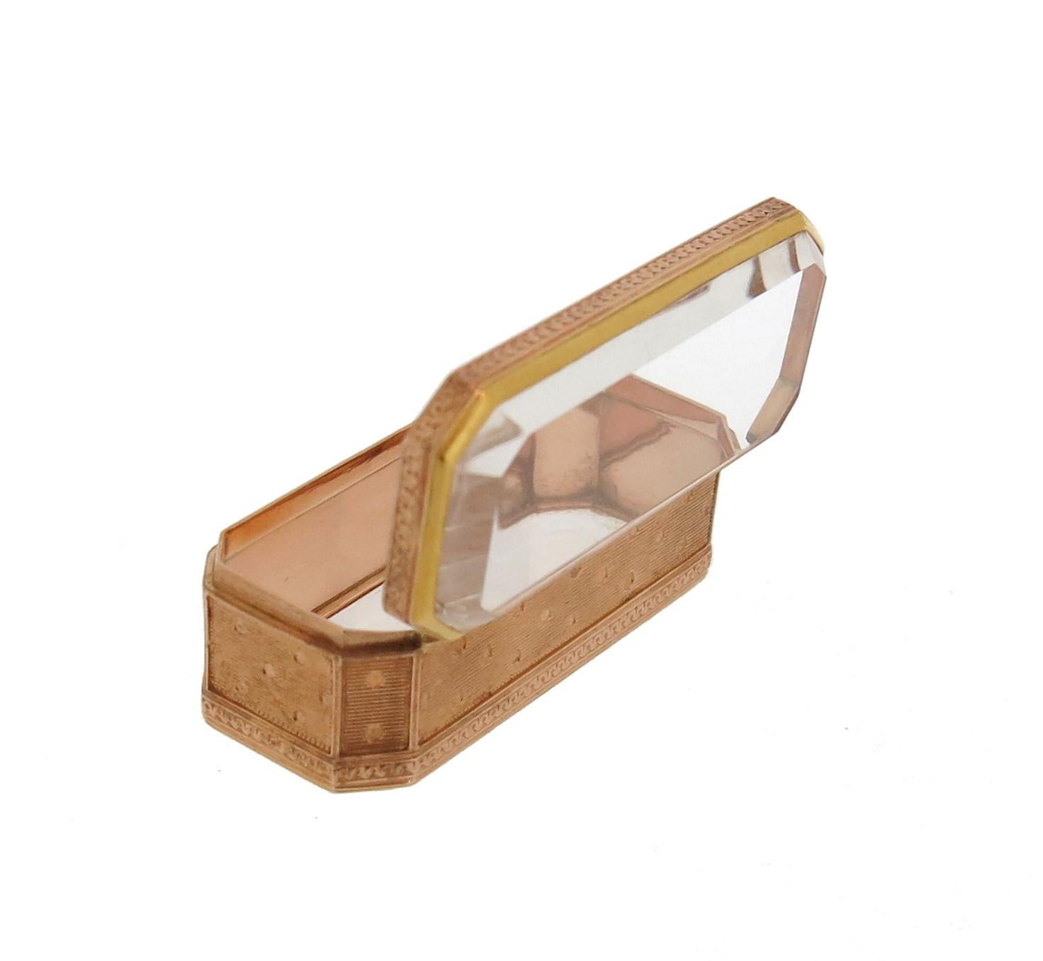 Fabergé Rechteckige Dose aus Gold und Bergkristall (Porträtschliff)