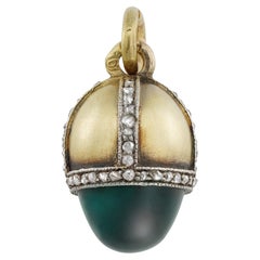 Un colgante Fabergé de zafiro, diamante y huevo de oro