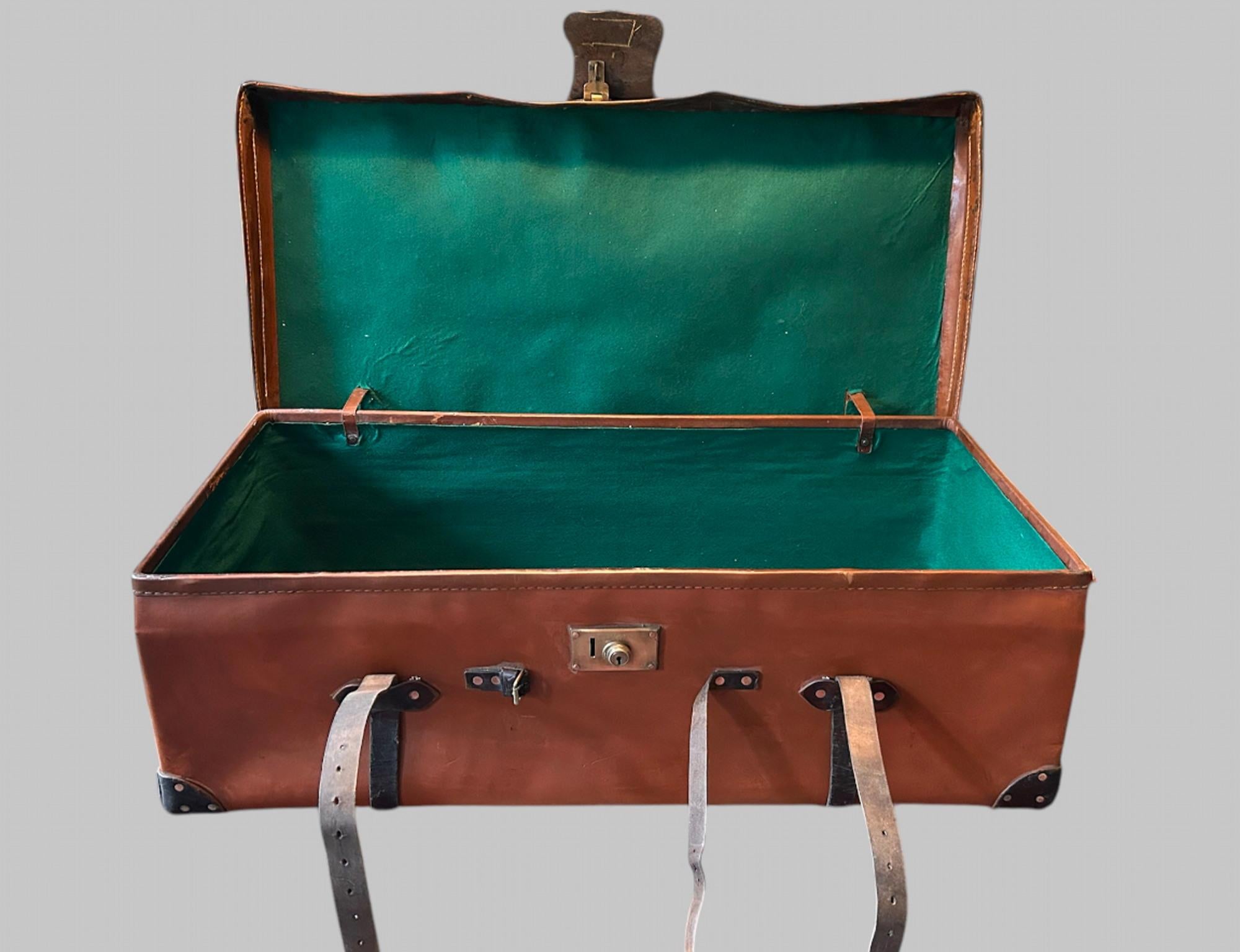 A Fabulous 1930's Leather A W Dear made Trunk/Suitcase For Sale 1