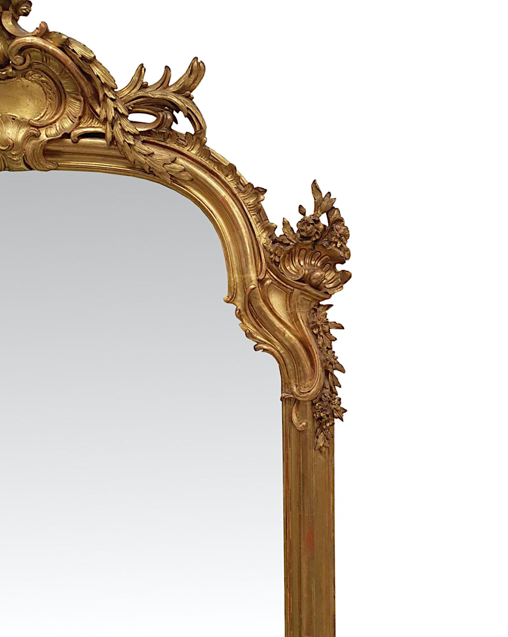 Français Fabuleux grand miroir de hall ou de trumeau en bois doré du XIXe siècle en vente