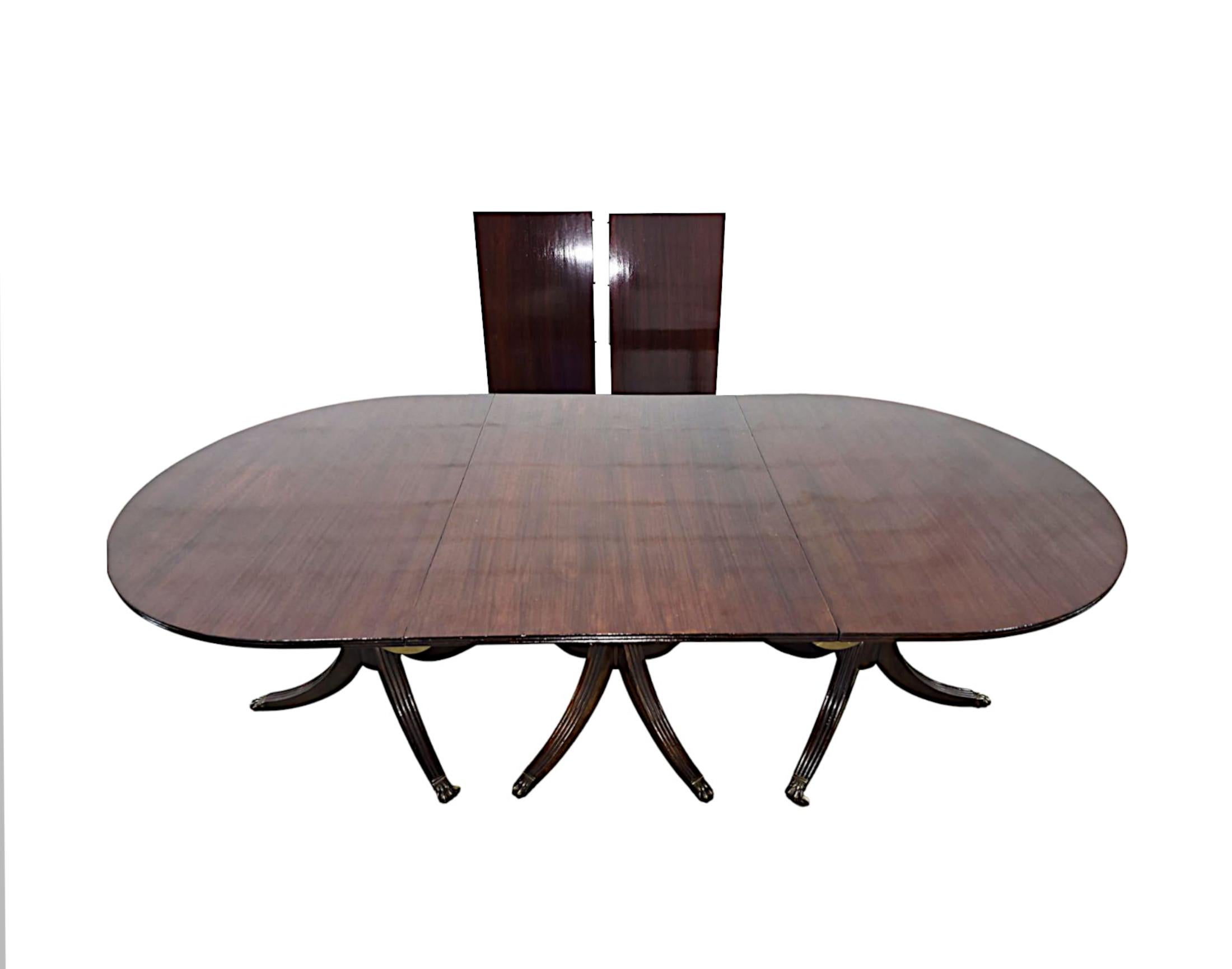 Fabuleuse table de salle à manger extensible à trois pieds du XIXe siècle Bon état - En vente à Dublin, IE