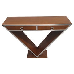 Una fabulosa consola o mesa auxiliar de madera de cerezo y cromo de diseño Art Déco