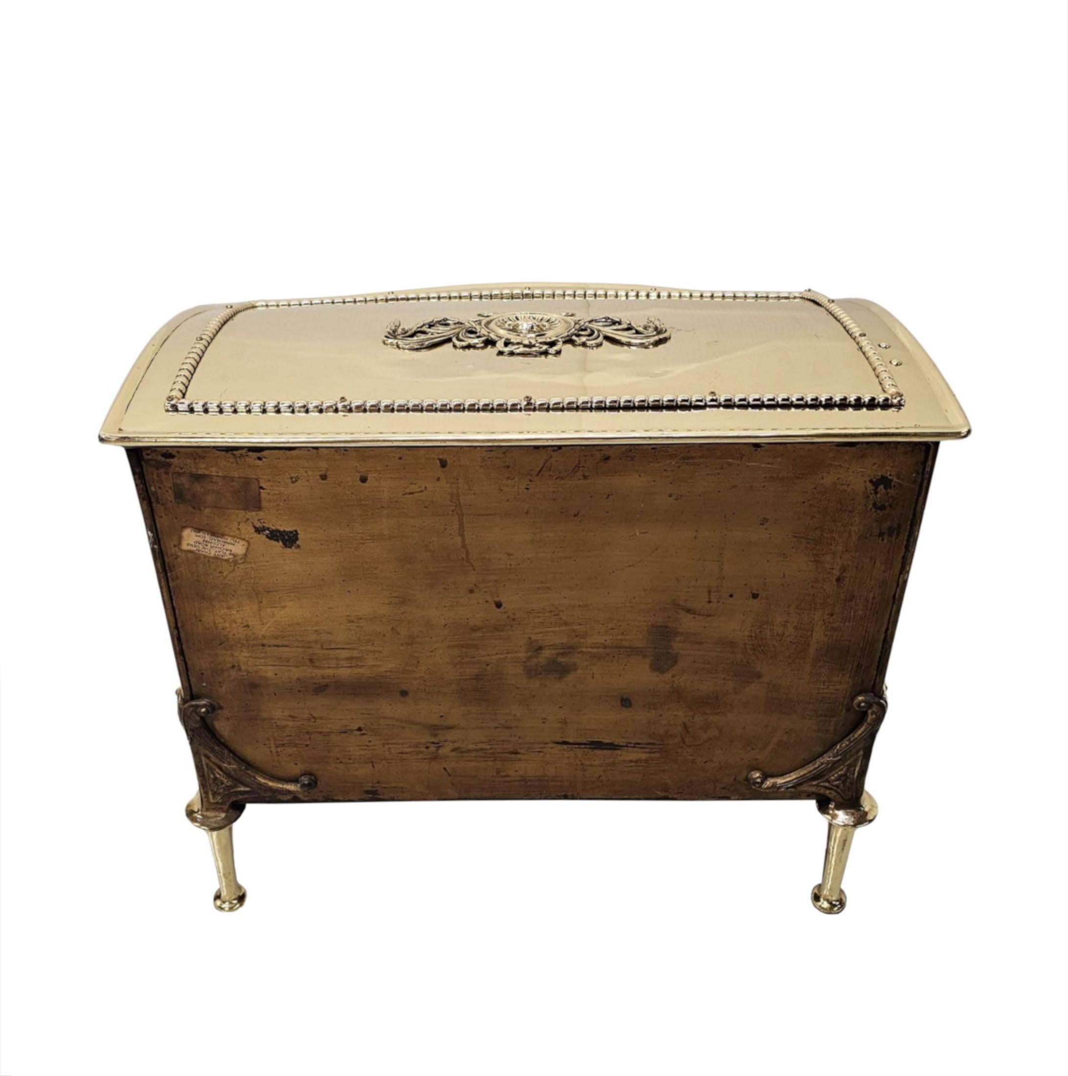 A Fabulous Edwardian Polished Brass Log or Coal Box For Sale 4