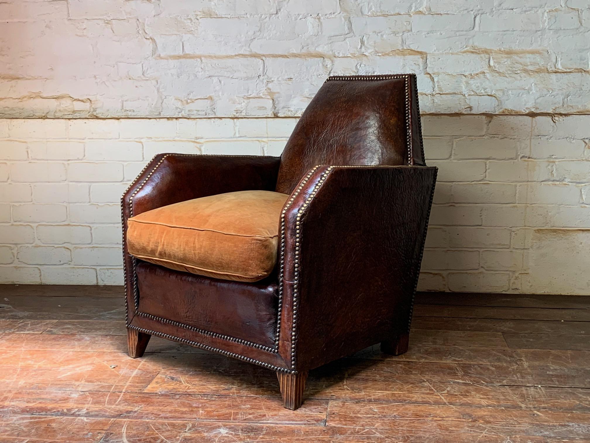 Fauteuil club en cuir français modèle 