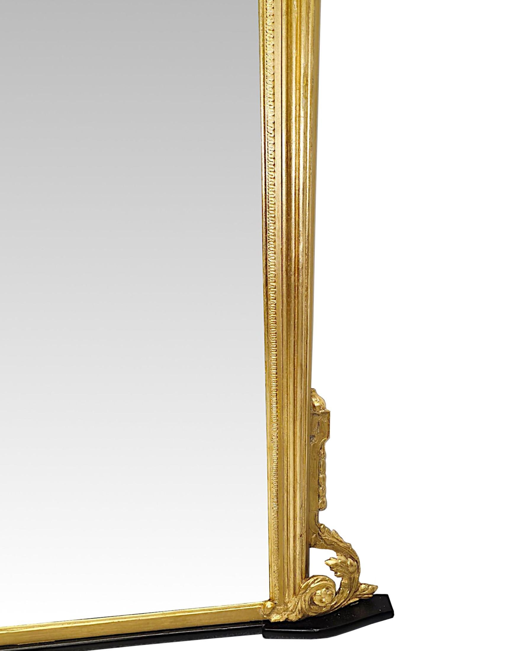 Fabuleux grand miroir à trumeau en bois doré archtop du 19e siècle Bon état - En vente à Dublin, IE