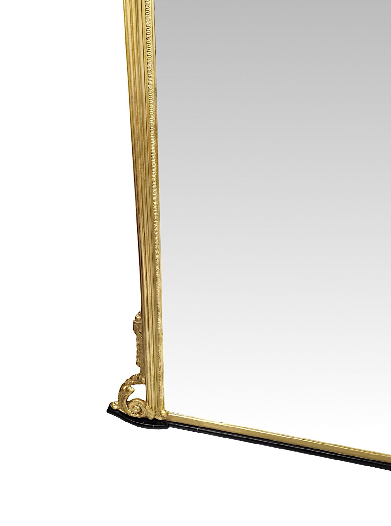 XIXe siècle Fabuleux grand miroir à trumeau en bois doré archtop du 19e siècle en vente