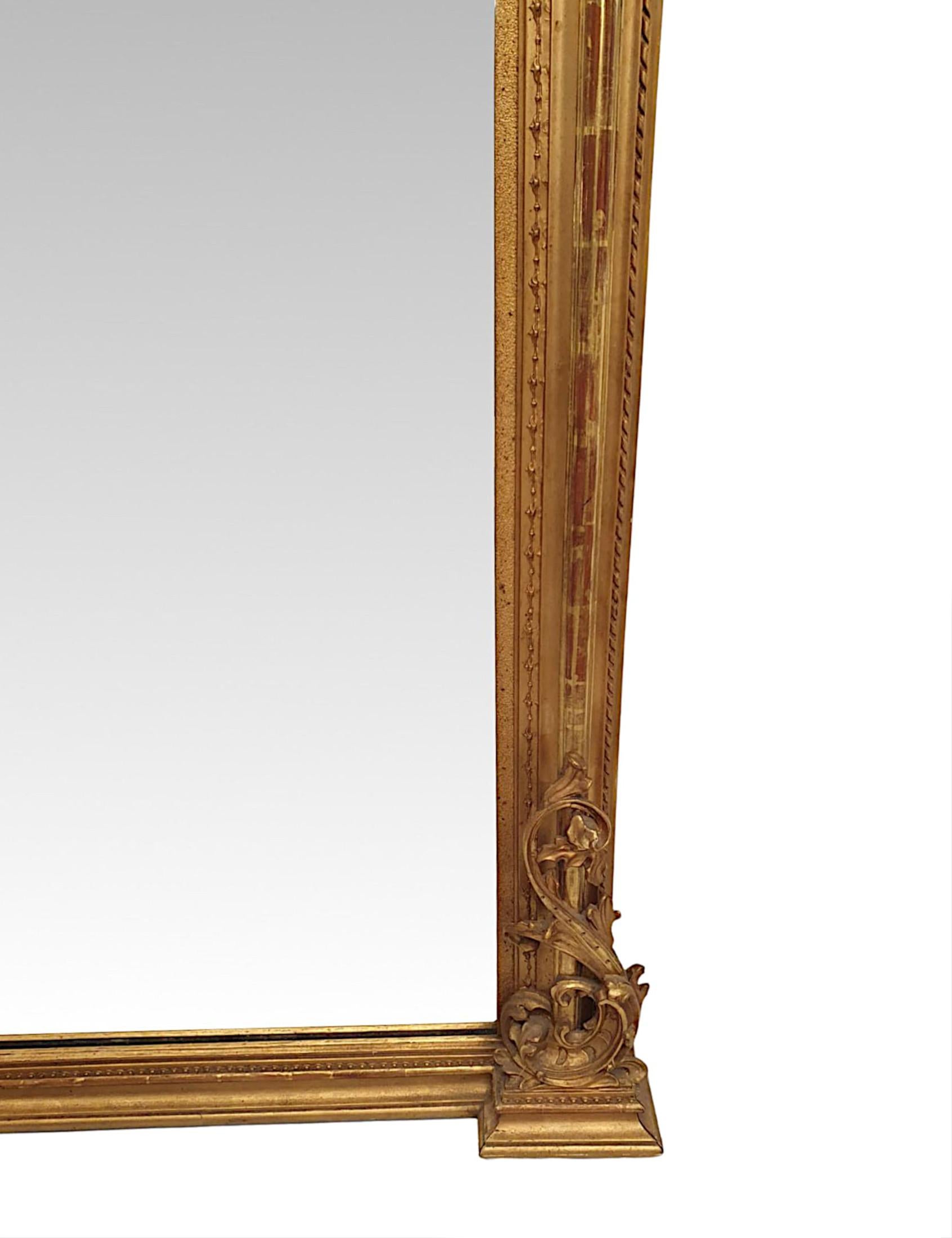 XIXe siècle  Fabuleux grand miroir d'entrée, de pilier ou de dressing en bois doré du 19ème siècle en vente