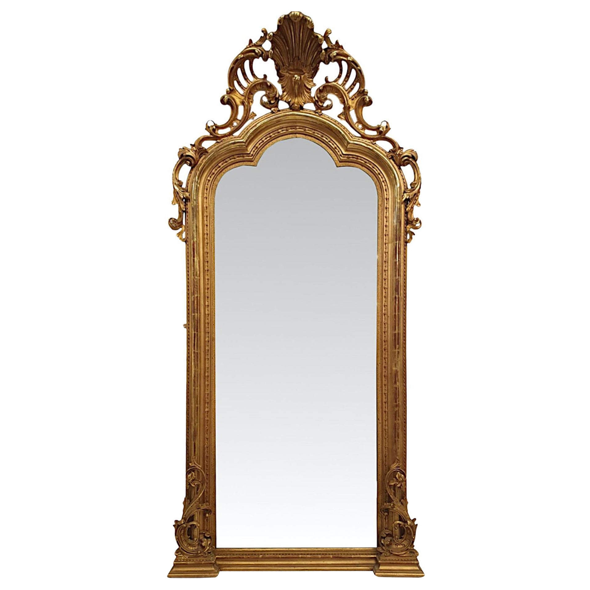 Un favoloso grande specchio da sala, da molo o da toeletta in legno dorato del XIX secolo in vendita