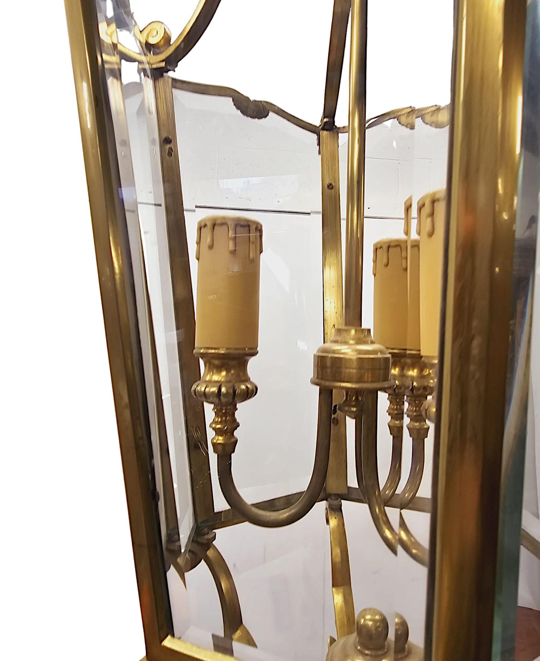 Eine fabelhafte große Messinglaterne aus dem 20. Jahrhundert mit abgeschrägtem Glas im Angebot 1