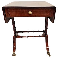  Un favoloso tavolo da divano o da lampada intarsiato della fine del XIX secolo