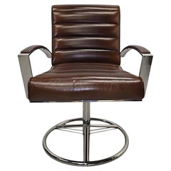 Fabuleuse chaise de bureau tournante en cuir et chrome de style milieu de siècle