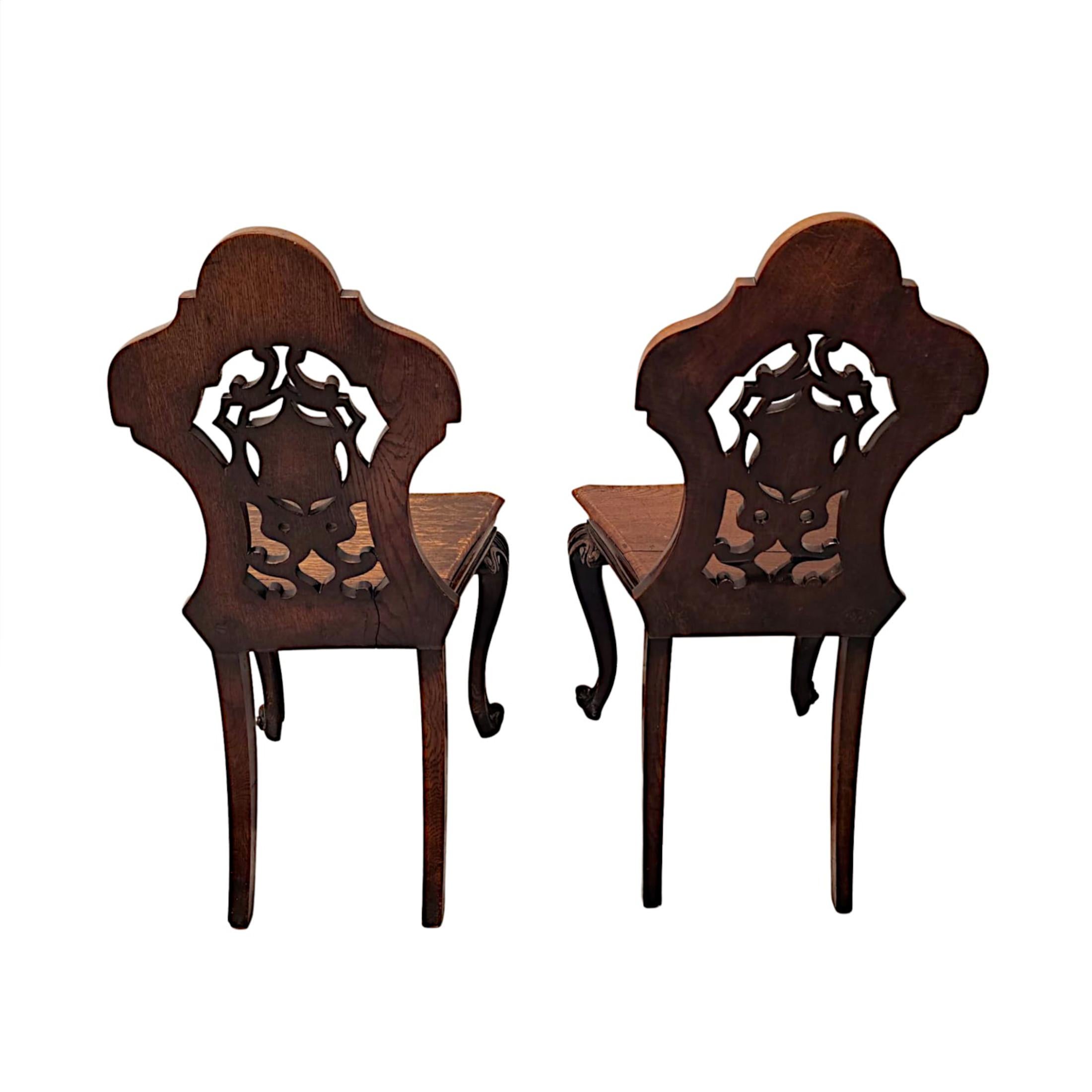 Chêne  Fabuleuse paire de chaises de salon en chêne du 19ème siècle en vente