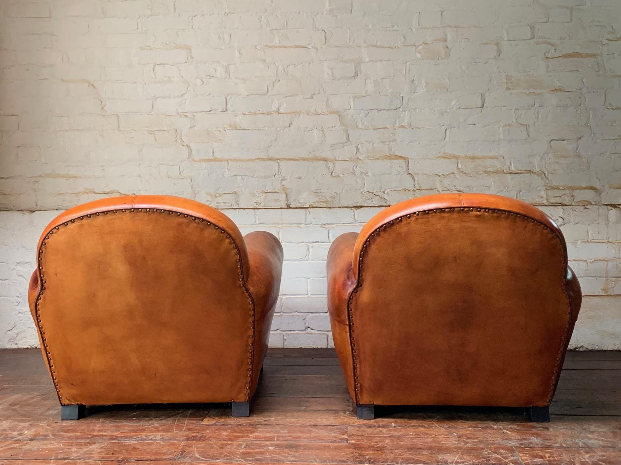Fabuleuse paire de fauteuils club en cuir français Model NoCA Circa 1950 en vente 2