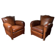 Ein fabelhaftes Paar französischer Clubsessel aus Leder, Havanna-Schnurrbart-Modelle, 1940er Jahre