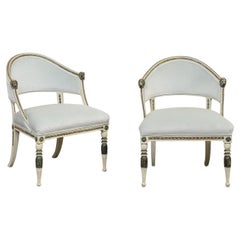 Una favolosa coppia di sedie gustaviane di epoca svedese con accenti intagliati a testa di leone