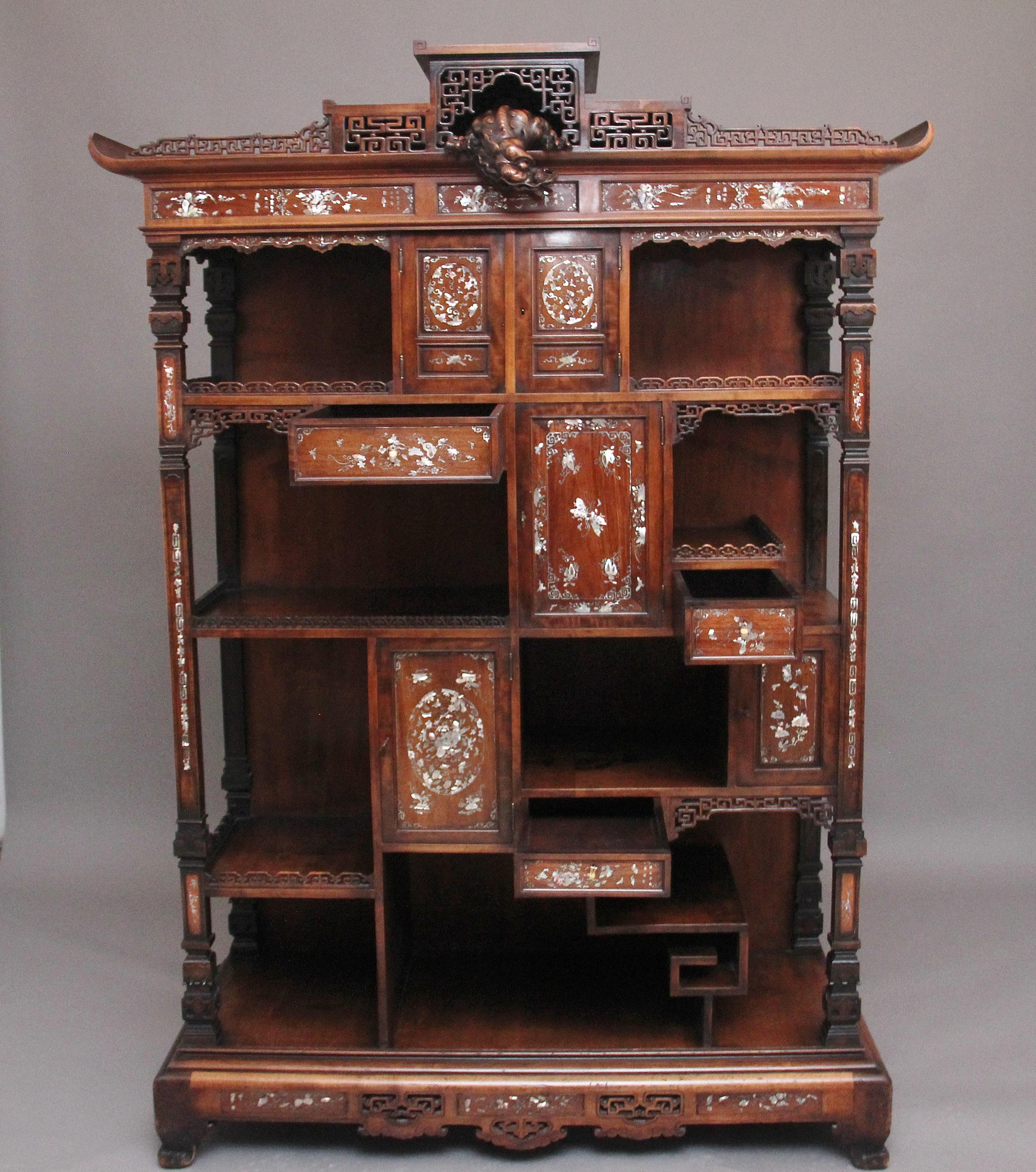 Fabulous Quality 19th Century French Japanese Style Shodona In Good Condition For Sale In Martlesham, GB