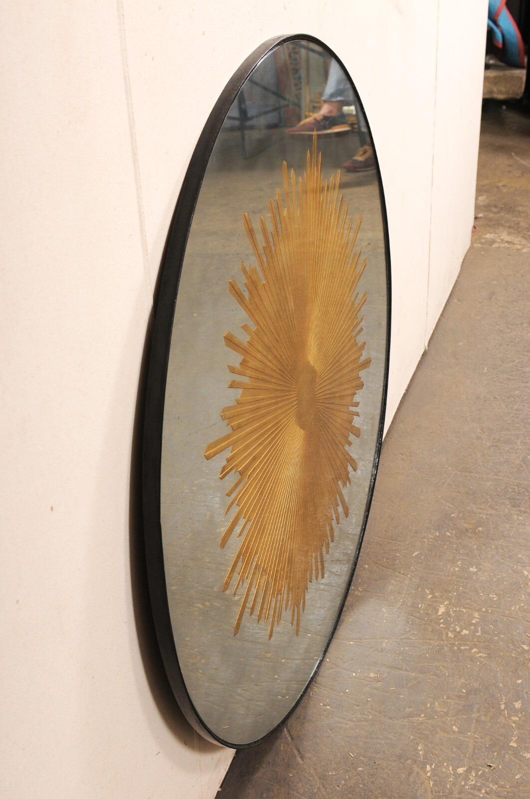 A Fabulous Round-Shaped Verre Églomisé Gold Sunburst Mirror, 4 Ft Diameter In Good Condition For Sale In Atlanta, GA