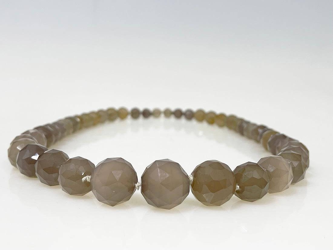 Collier de perles à facettes Bon état - En vente à Delft, NL
