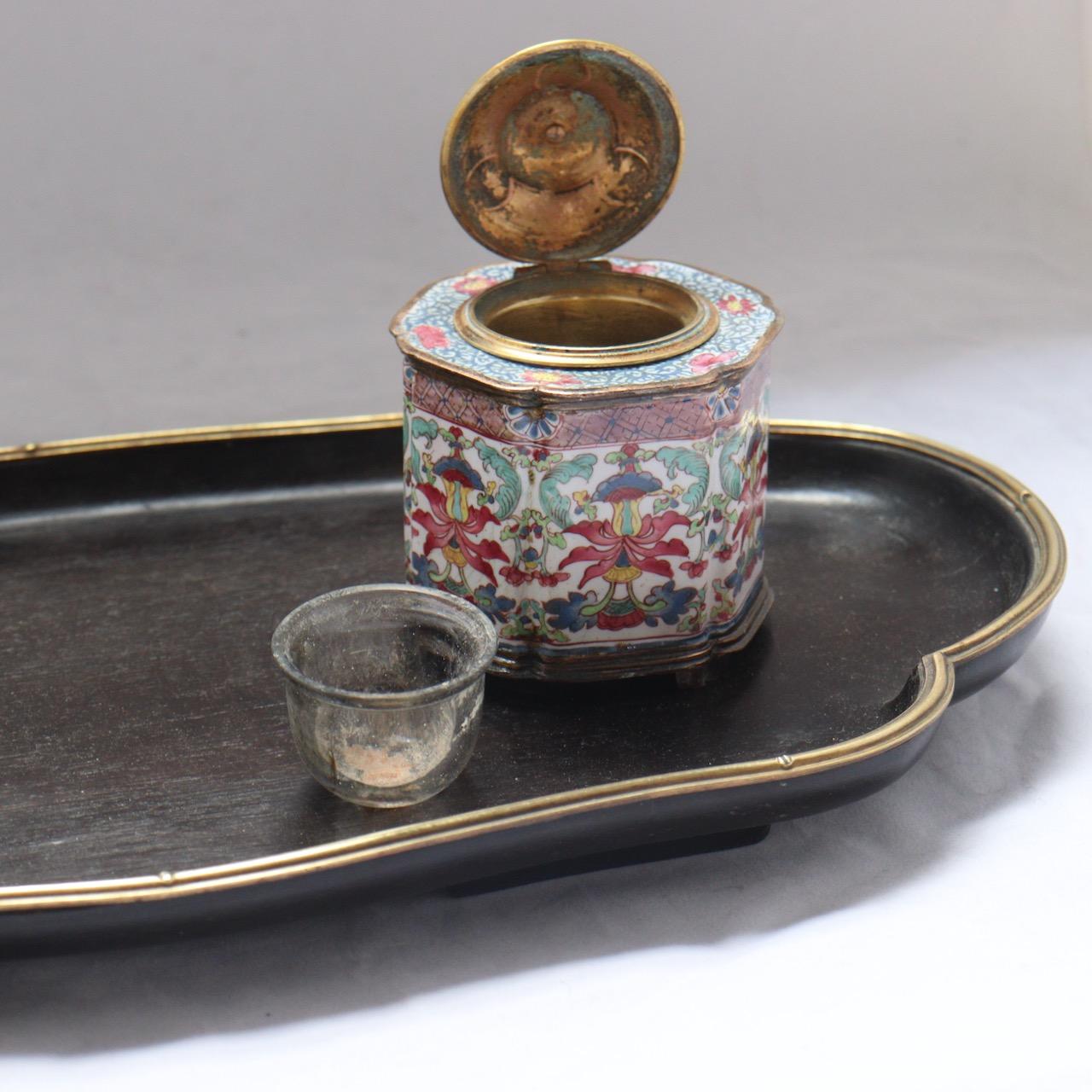 Famille Rose Qianlong Period Enamel Inkwell by L'Escalier de Cristal C.1880 For Sale 3