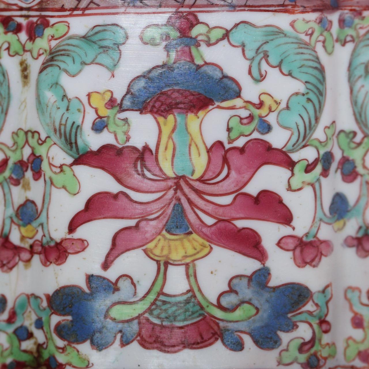 Fin du XIXe siècle Encrier en émail de la période Qianlong de la Famille Rose par L'Escalier de Cristal, vers 1880 en vente