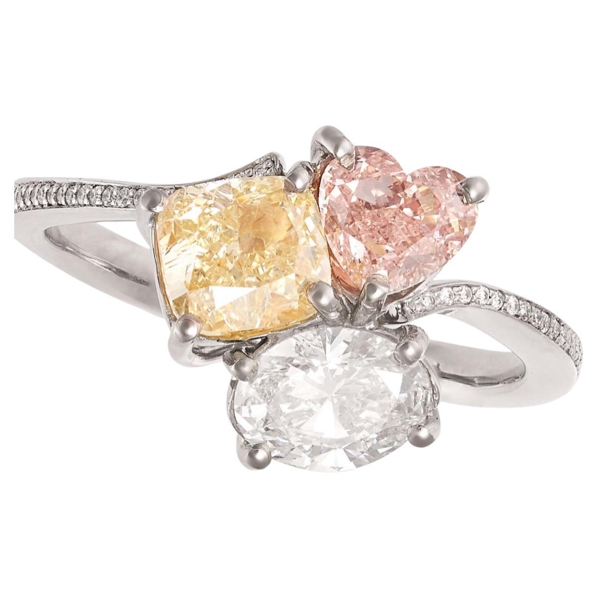 Bague fantaisie en diamants de couleur en vente