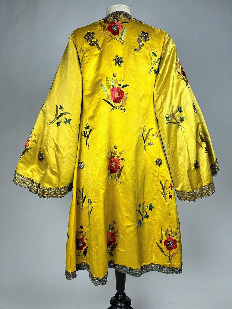 A Fancy kaftan in Yellow Embroidered Satin - France Circa 1860-1900 9