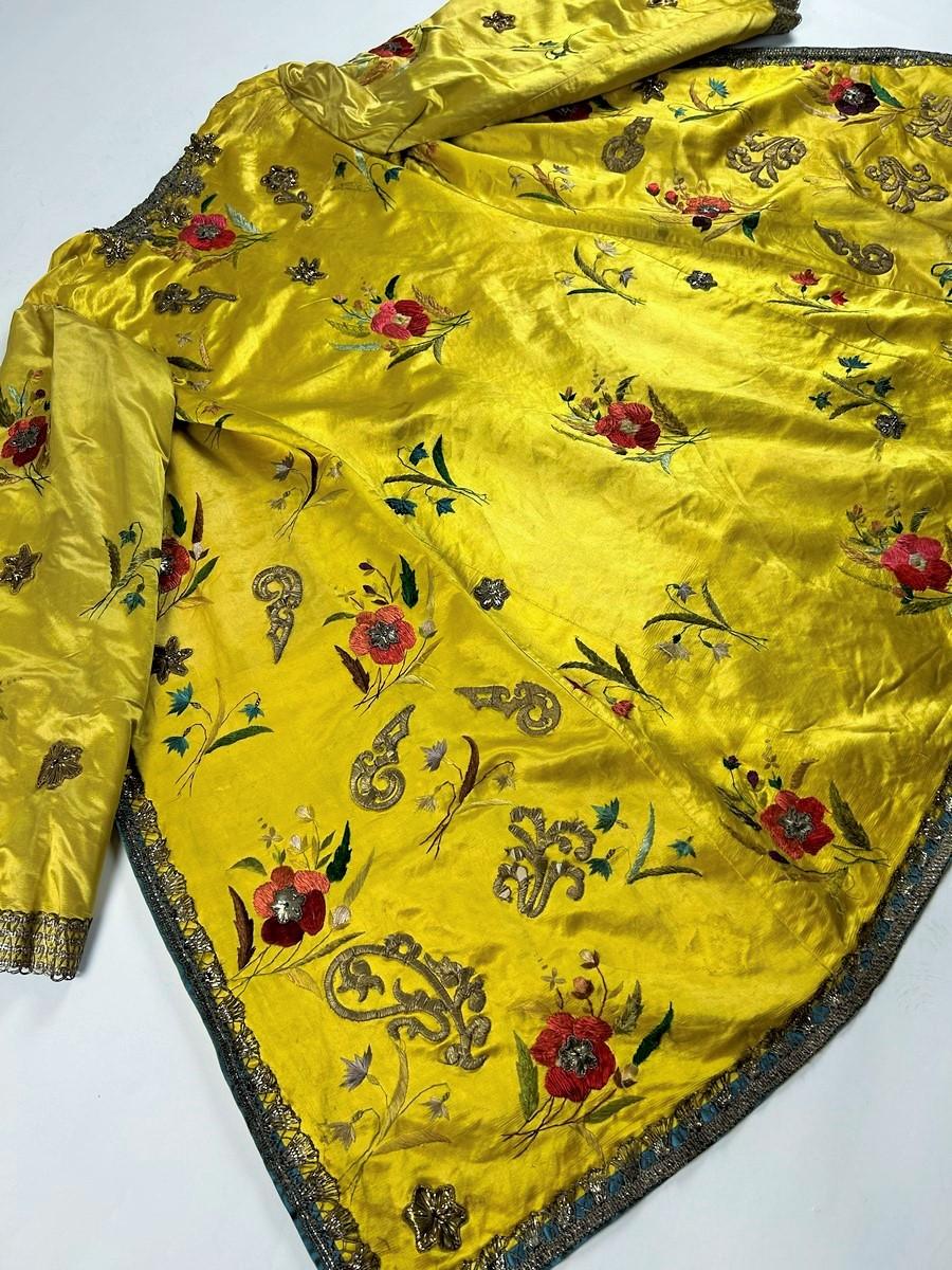 A Fancy kaftan in Yellow Embroidered Satin - France Circa 1860-1900 1