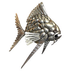 Fantastique grande sculpture d'un poisson des années 1950 réalisée à partir de cuillères en métal argenté