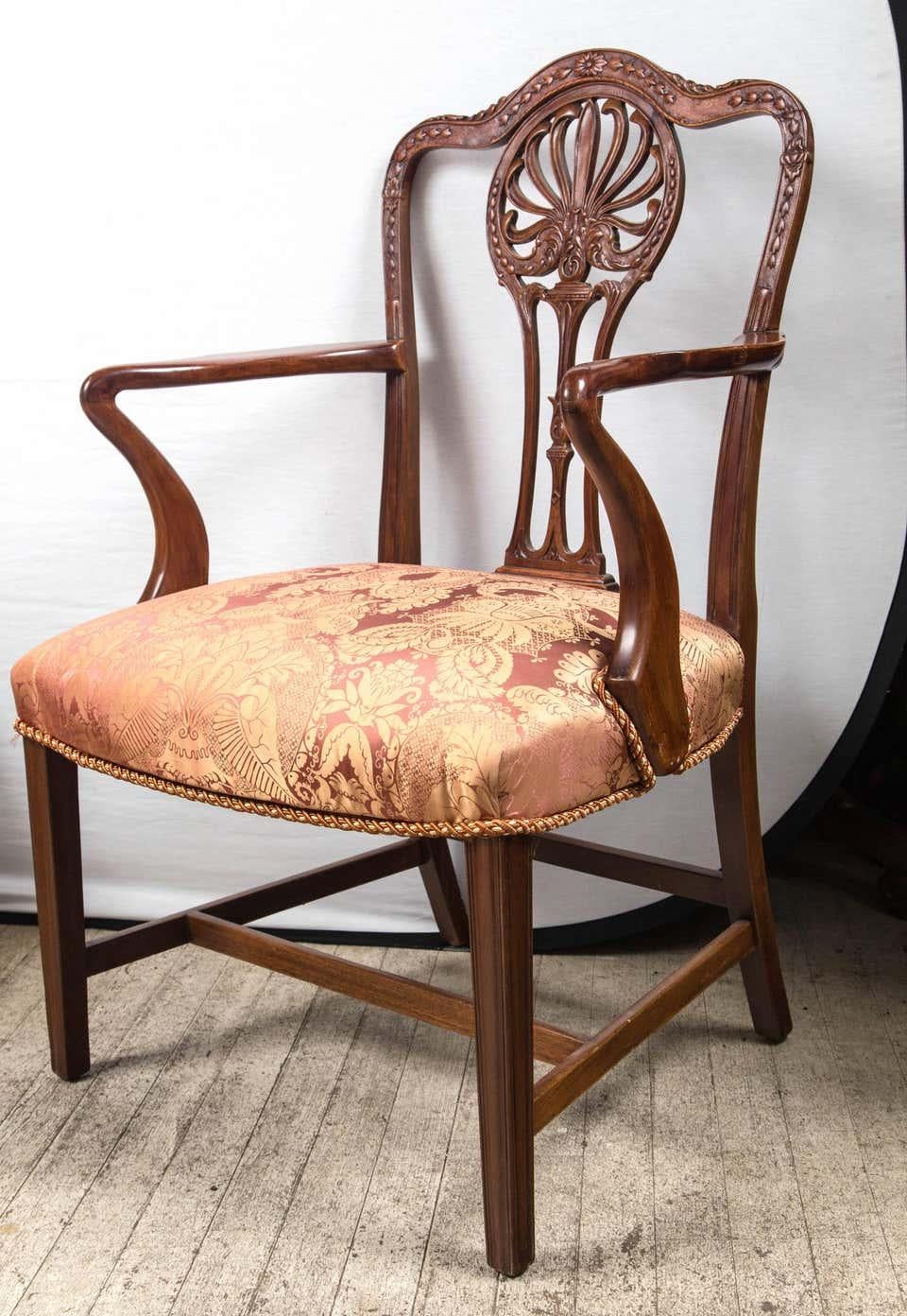 Hand-Carved Fantastic Set of 16 Late 19th Century Carved Hepplewhite Dining Chairs