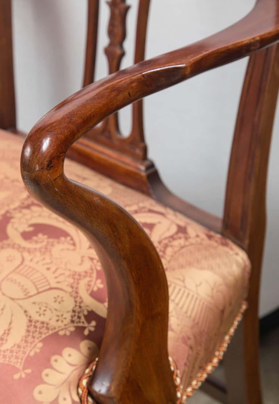 Fantastic Set of 16 Late 19th Century Carved Hepplewhite Dining Chairs In Good Condition In Dallas, TX