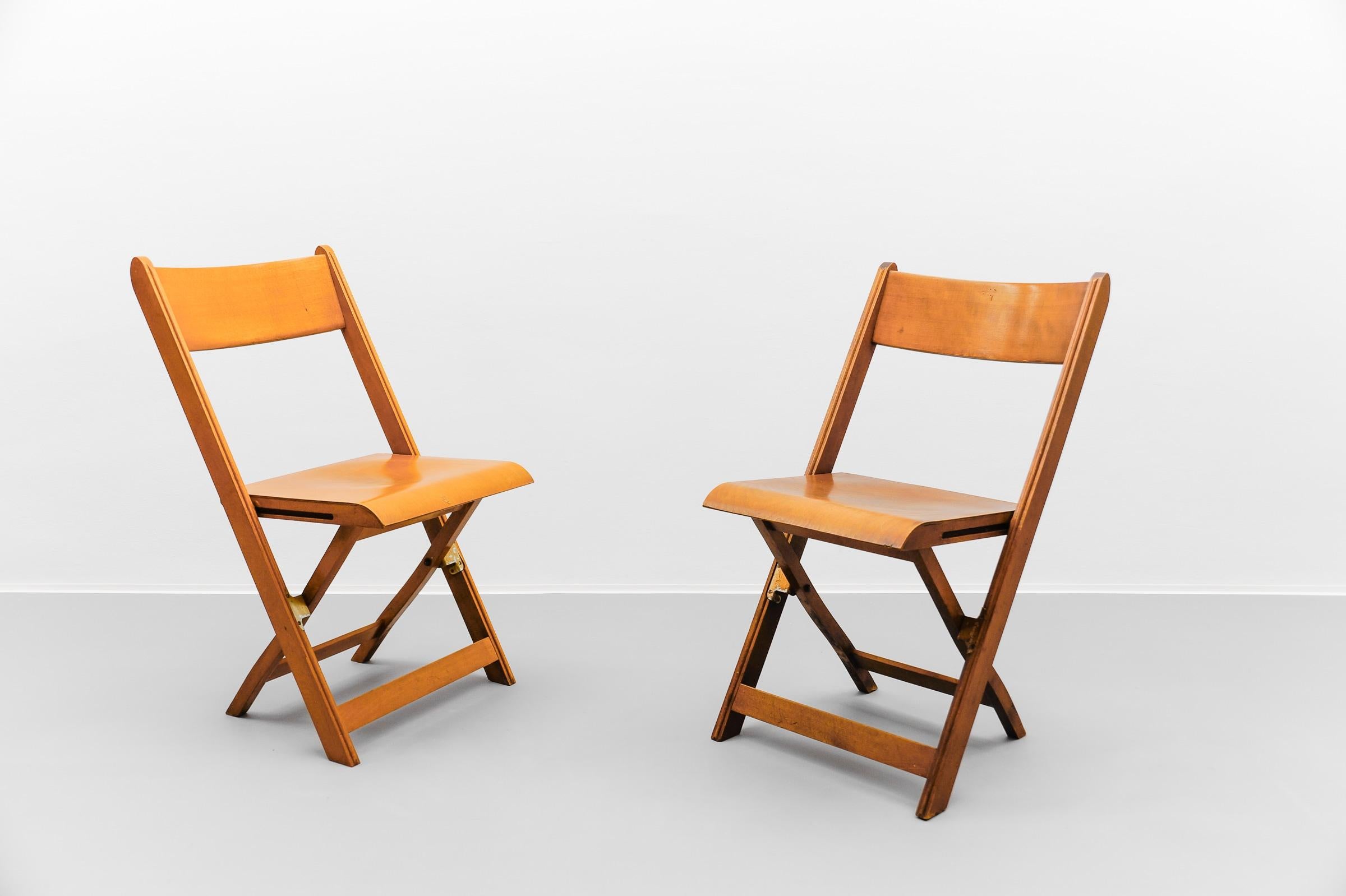 A Fantastic Set of 4 German Cinema Wooden Folding Chairs from the 40s / 50s 4