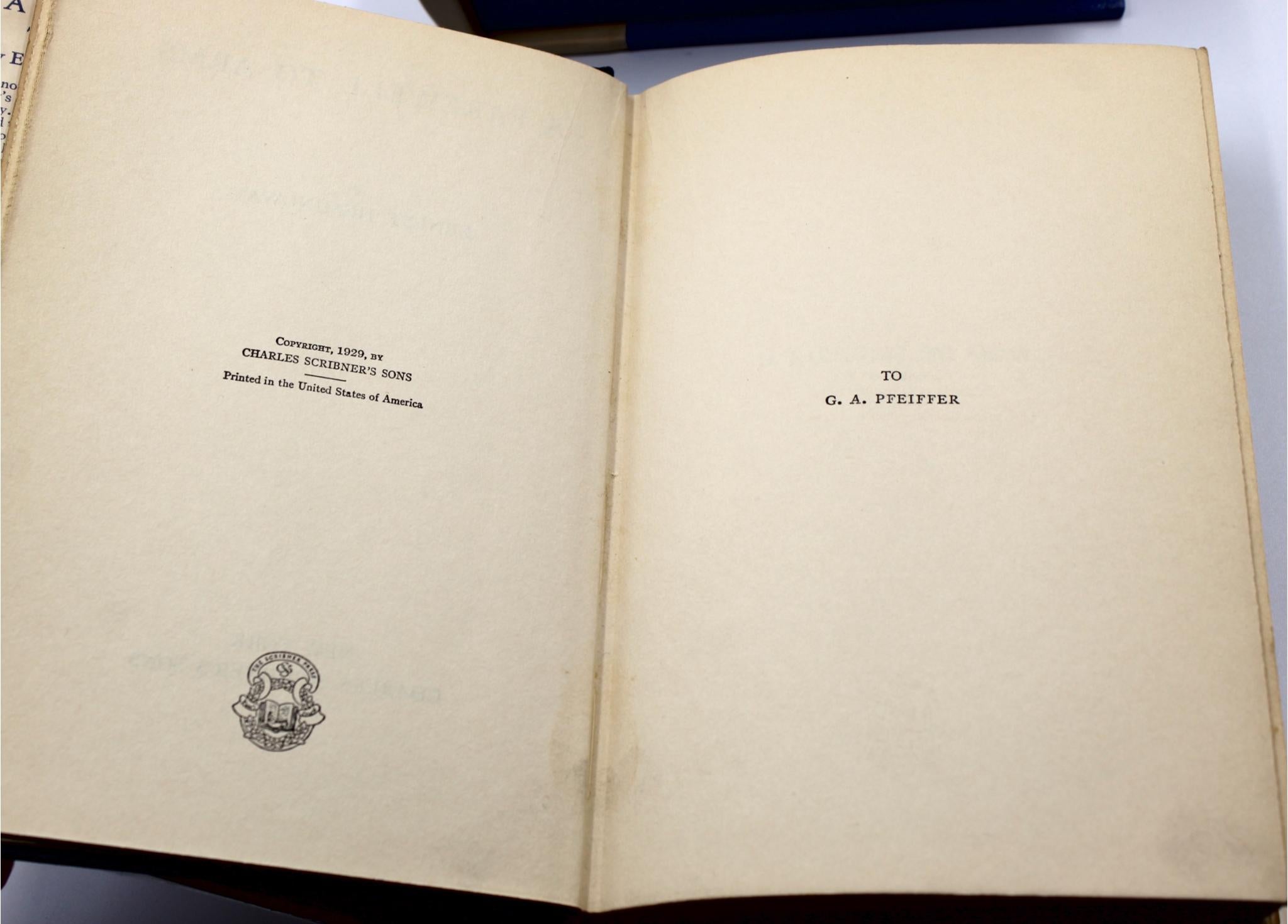 Papier A Farewell to Arms d'Ernest Hemingway, première édition pour acheteurs professionnels, en veste en vente