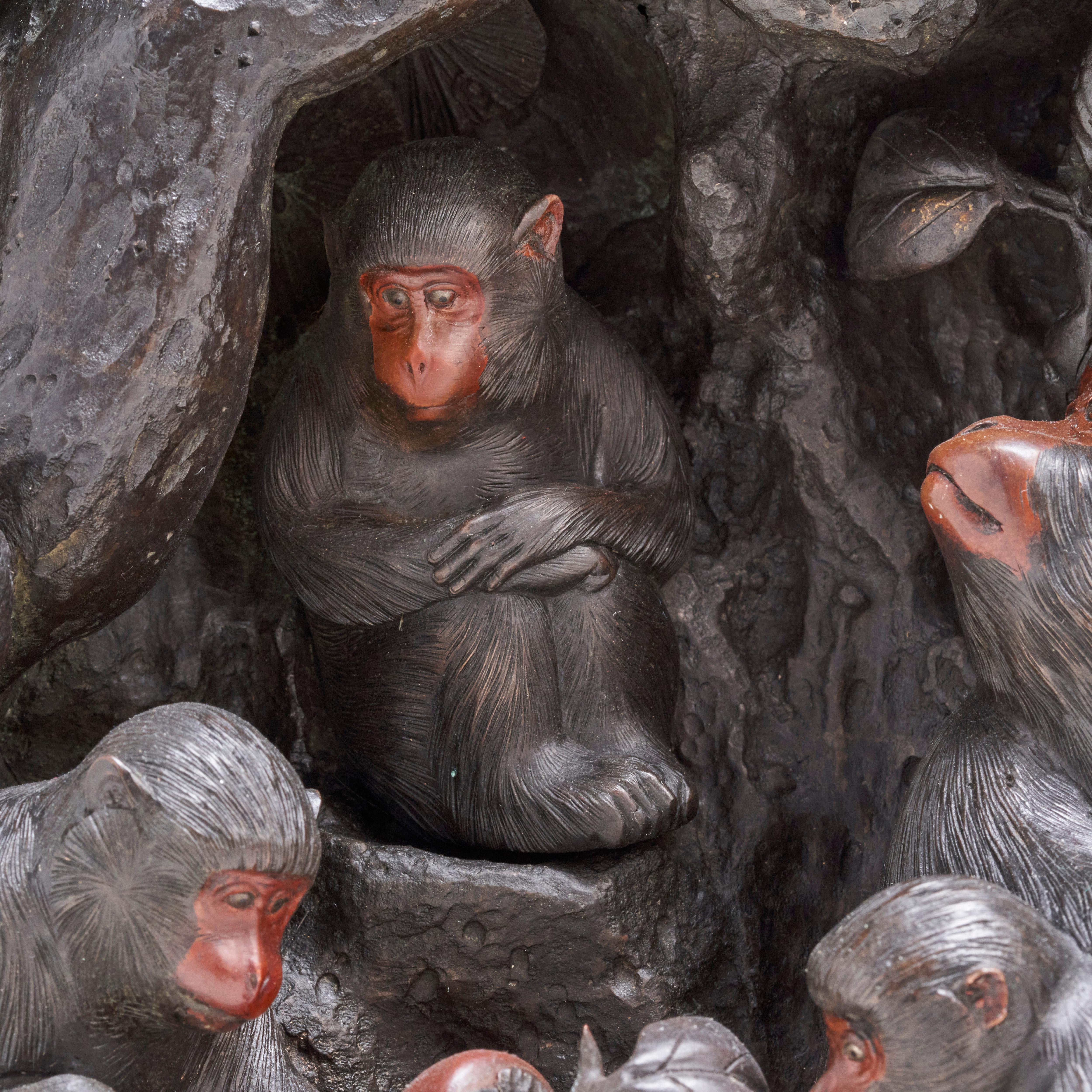 A fascinating antique Japanese Bronze clock depicting a troop of monkeys (Circa For Sale 8