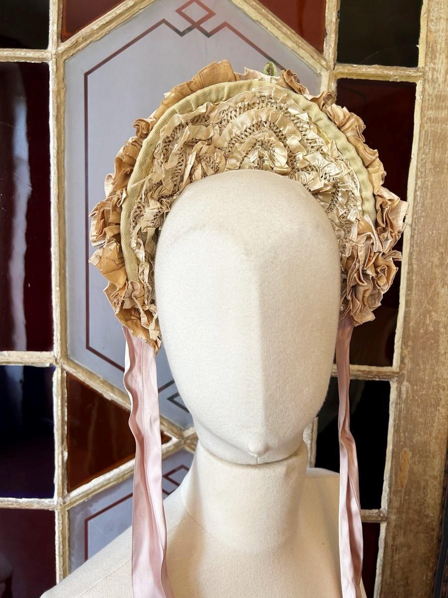 A Fashion Bibi hat in straw and ribbons - France Circa 1860 For Sale 5
