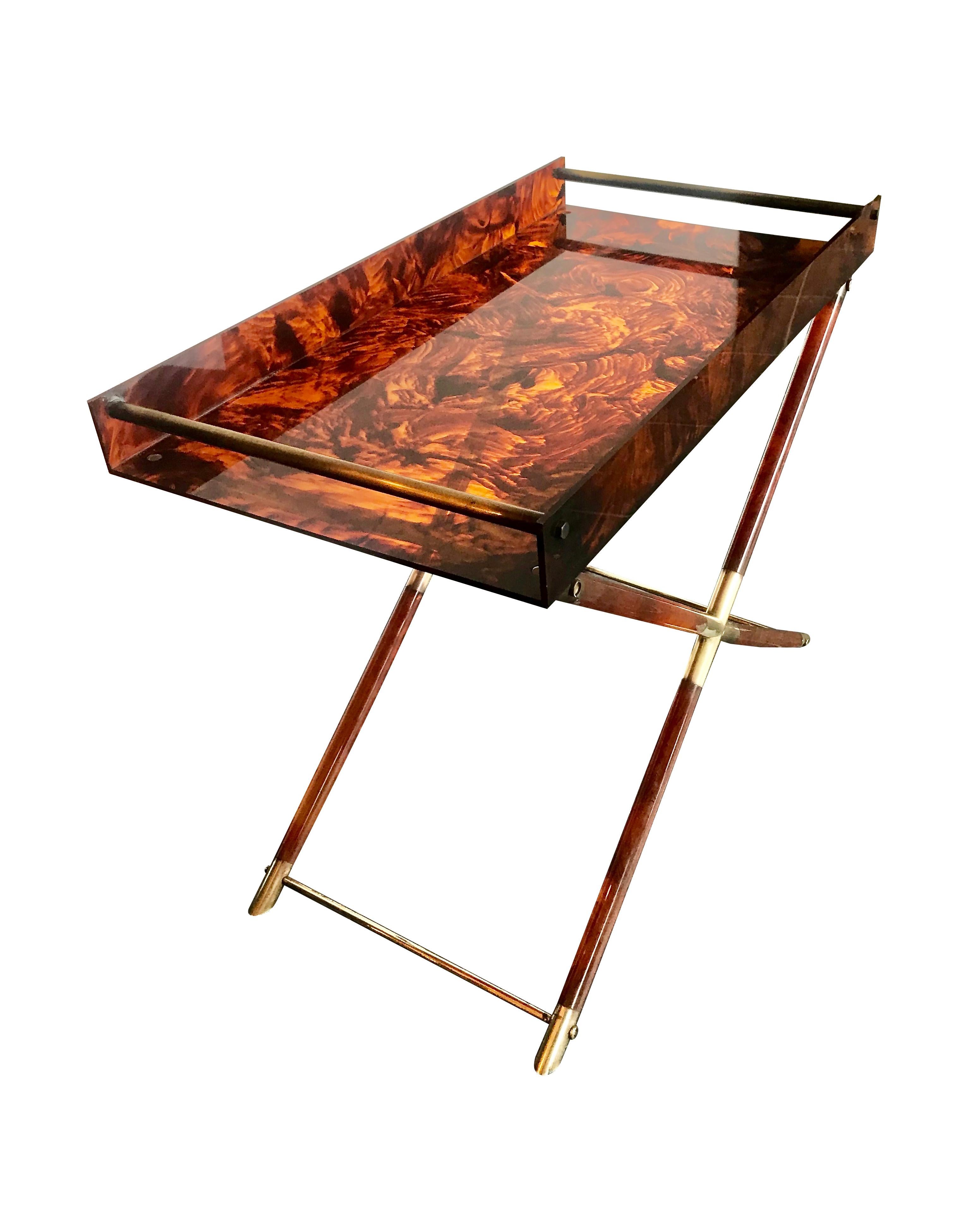 Faux Tortoiseshell Side Table with Brass Detailing im Zustand „Gut“ in London, GB