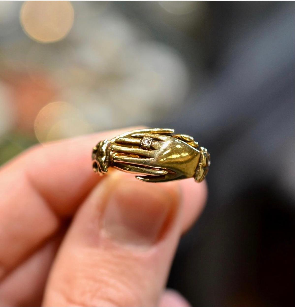 Ein Fede-Ring, der Liebe und Loyalität vermittelt, 18. Jahrhundert im Angebot 3