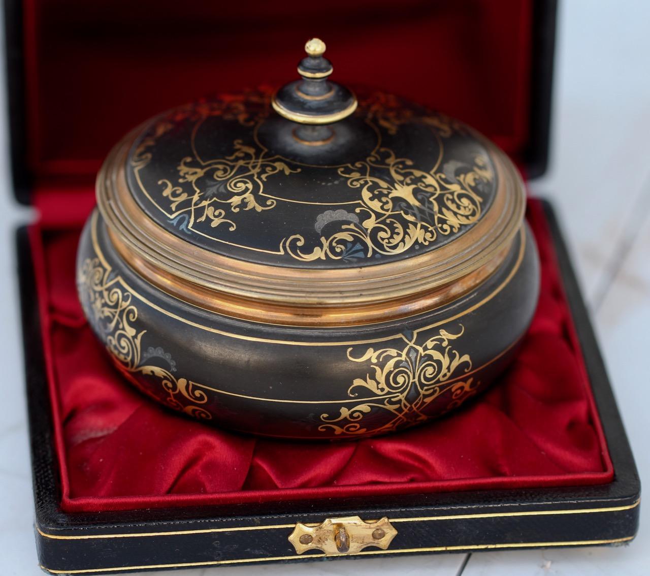 Ferdinand Barbedienne Damascene Gold and Silver Inlaid Bronze Box In Good Condition In Saint-Ouen, FR