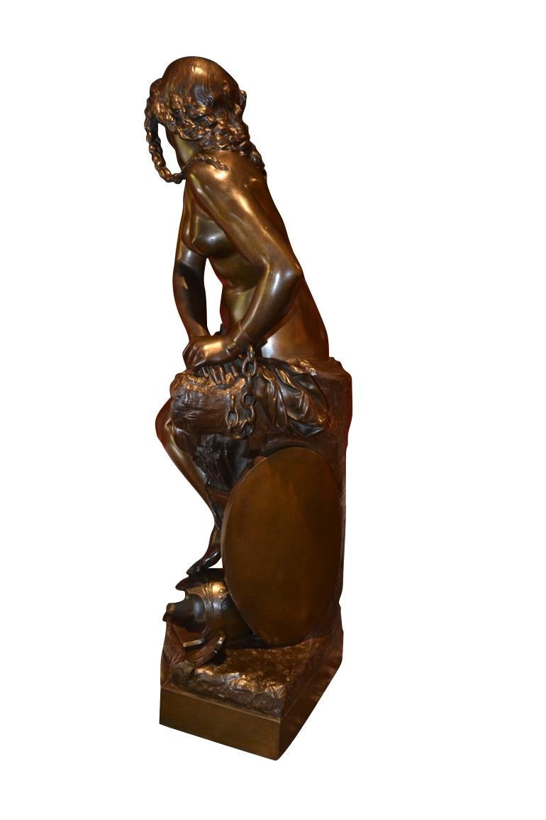 Napoléon III Statue figurative en bronze représentant L' Amazone captive par A. Carrier Belleuse en vente
