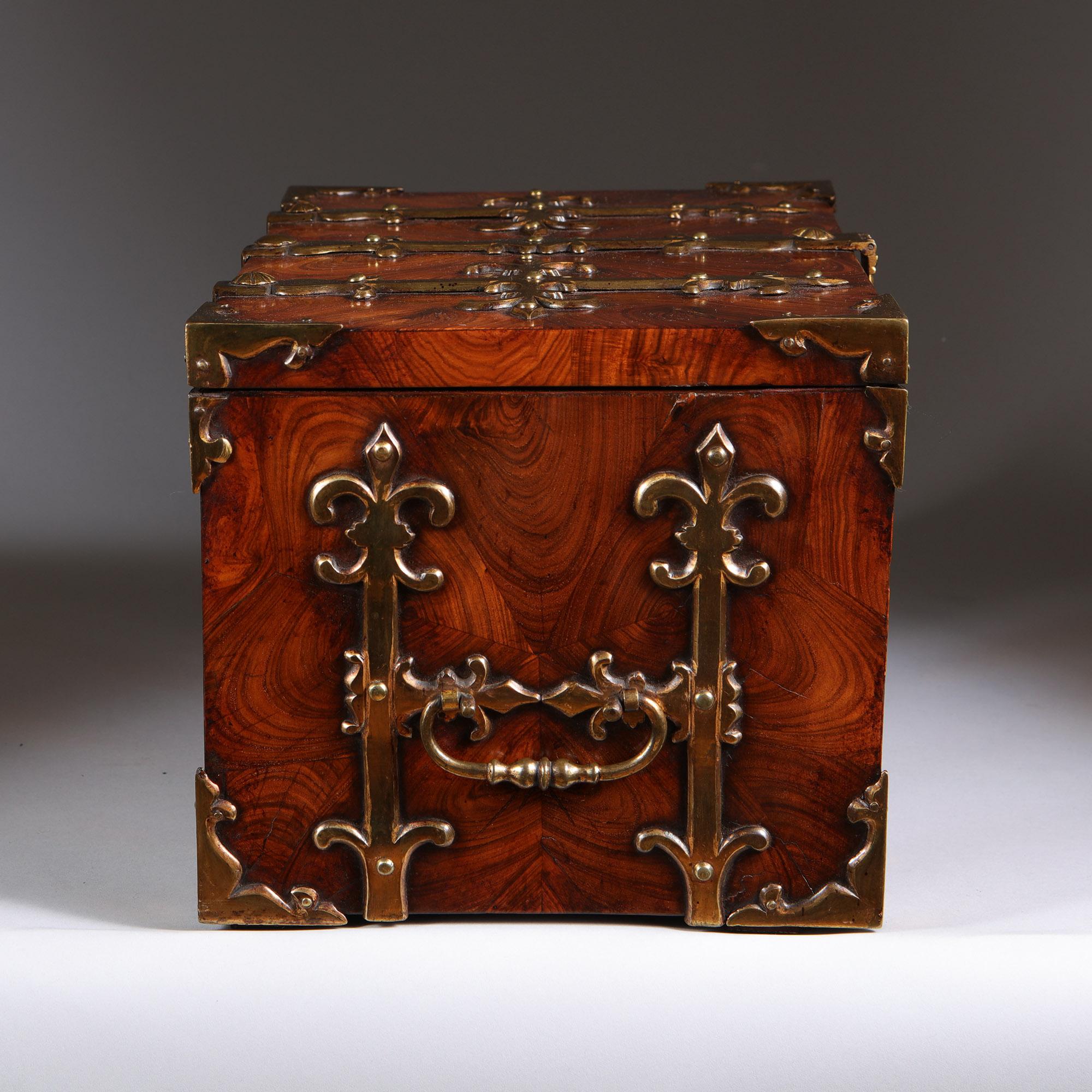 A Fine 17th C. William and Mary Kingwood Strongbox or Coffre Fort, Circa 1690 In Good Condition For Sale In Oxfordshire, United Kingdom